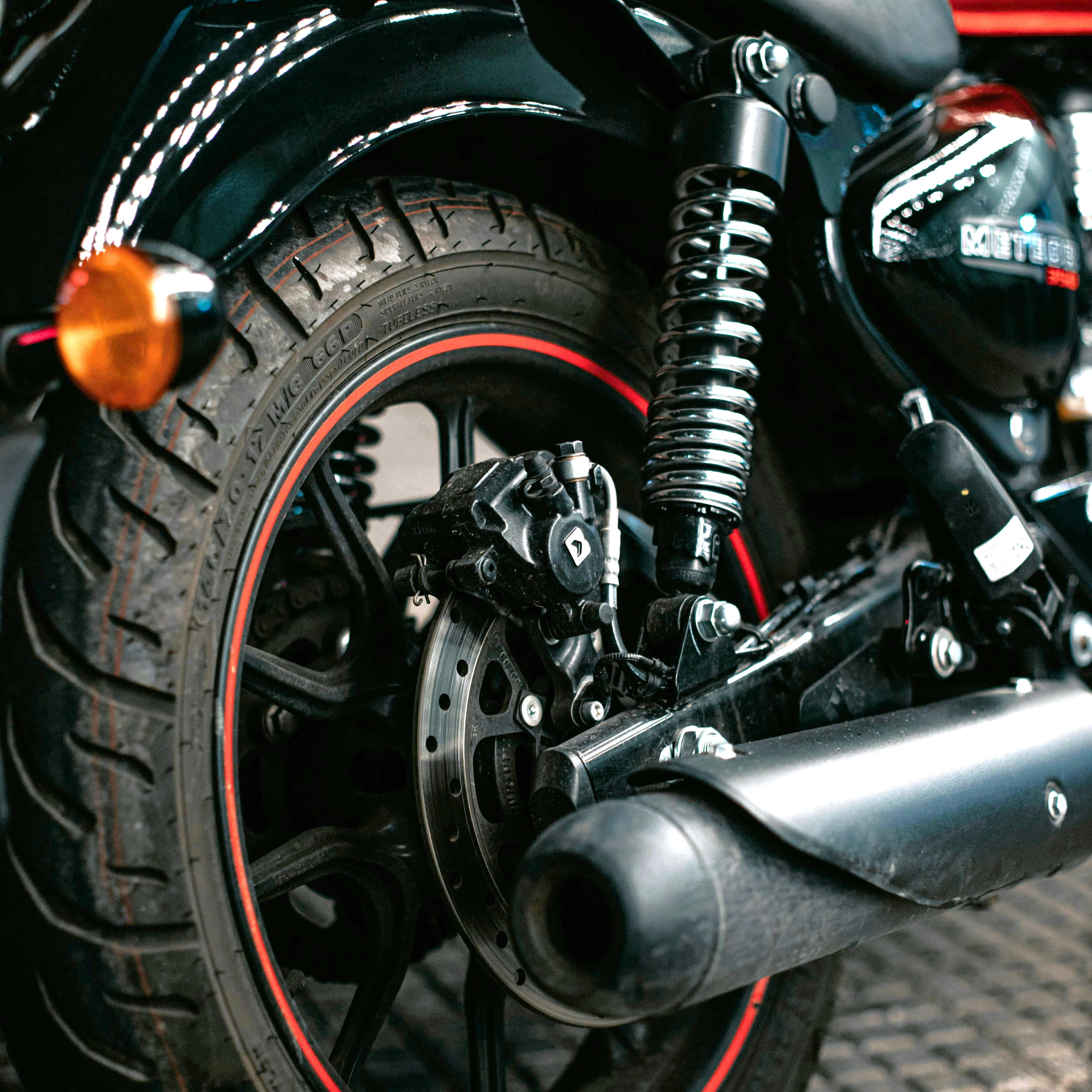 Garage & Auto