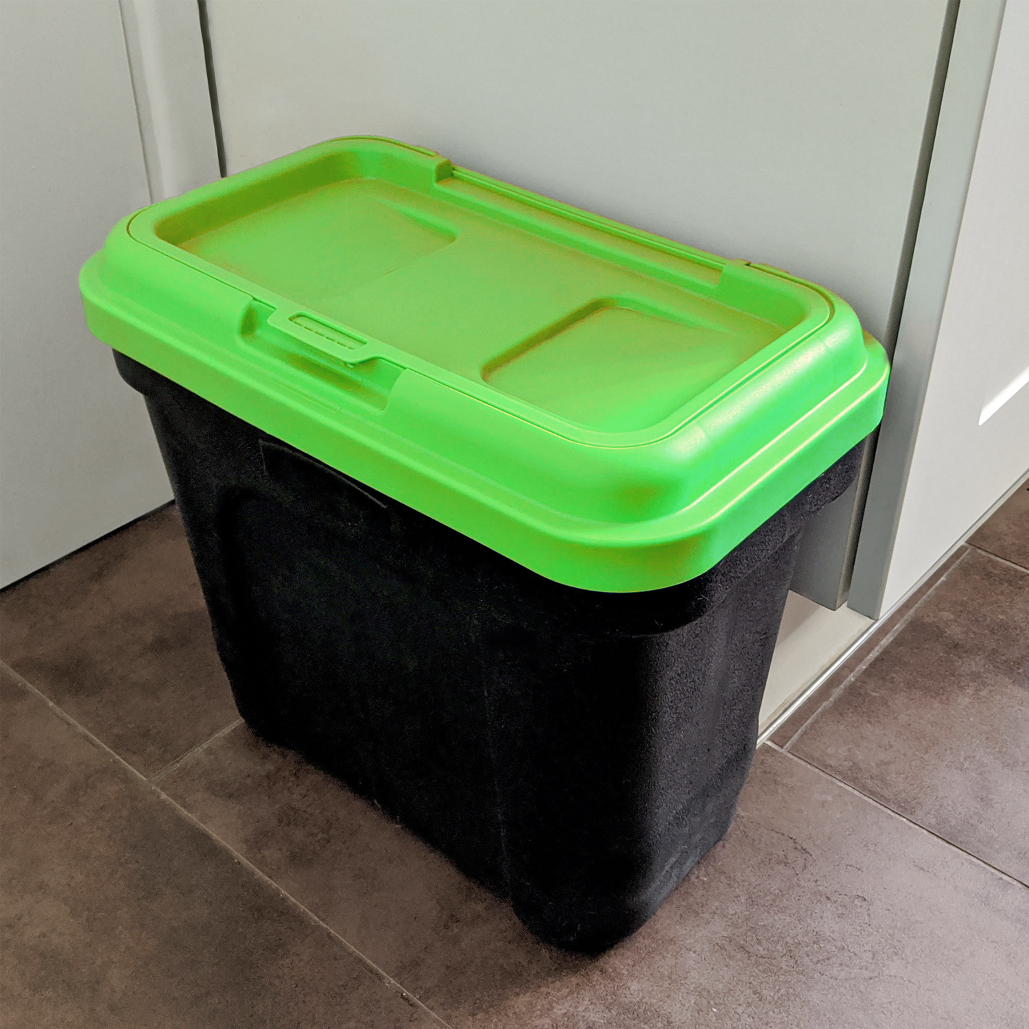 KCT Airtight Containers with Scoop for Dry Pet/Bird/Fish Food  - 7kg (15L) /15kg (30L)