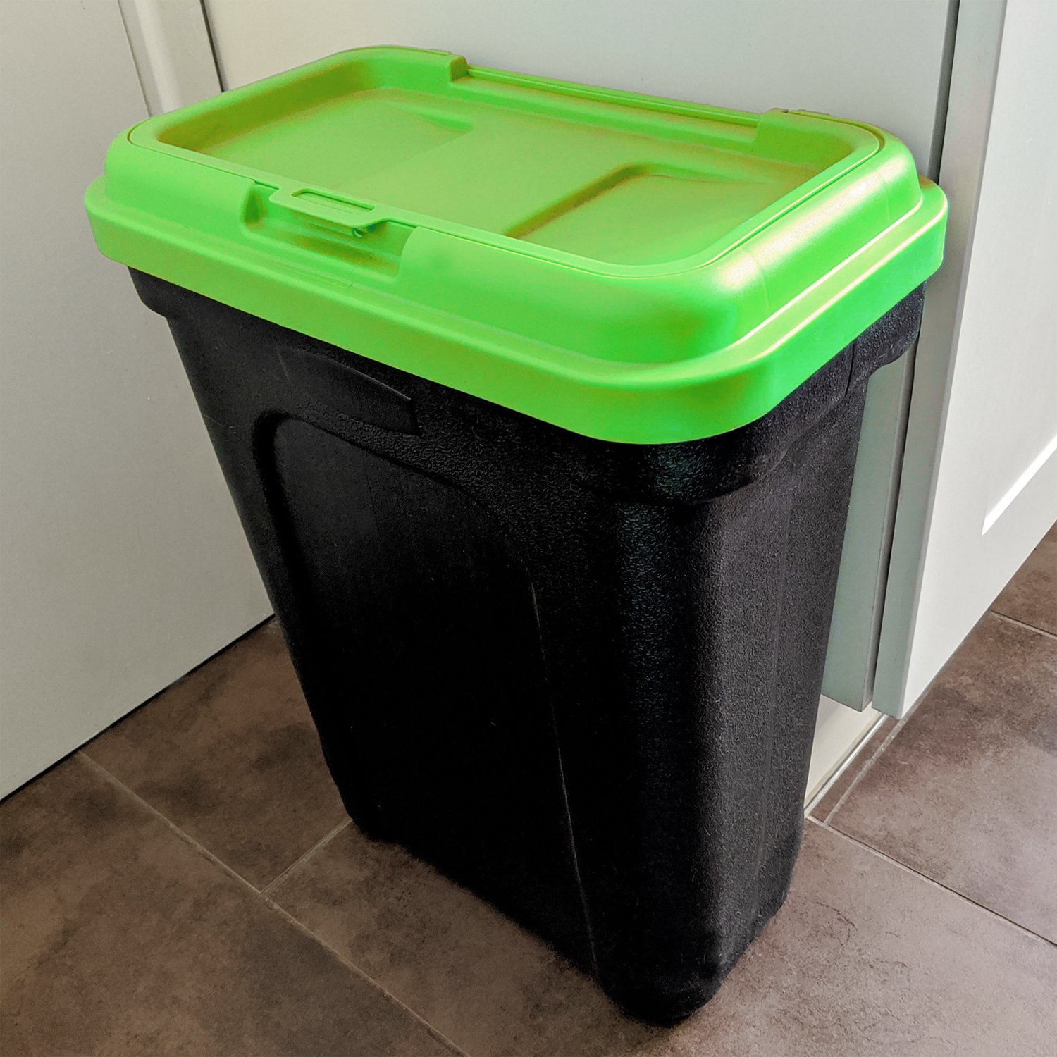 KCT Airtight Containers with Scoop for Dry Pet/Bird/Fish Food  - 7kg (15L) /15kg (30L)
