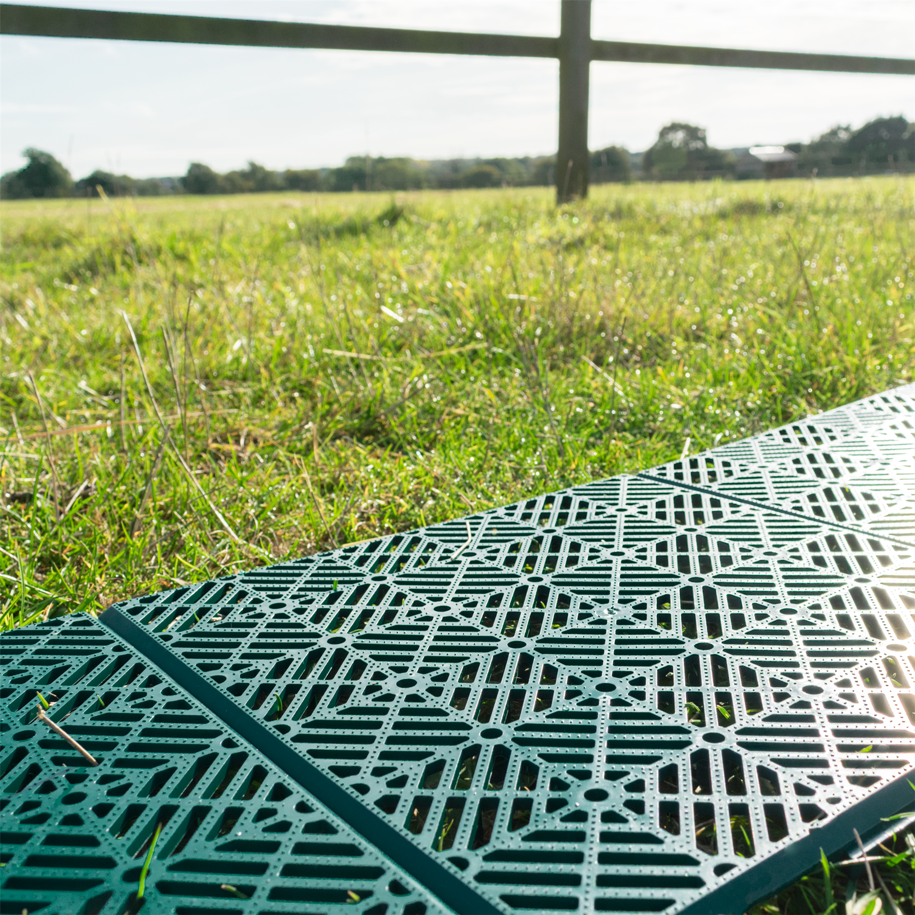 KCT Green Garden Path and Patio Decking Interlocking Tiles - 5 Pieces